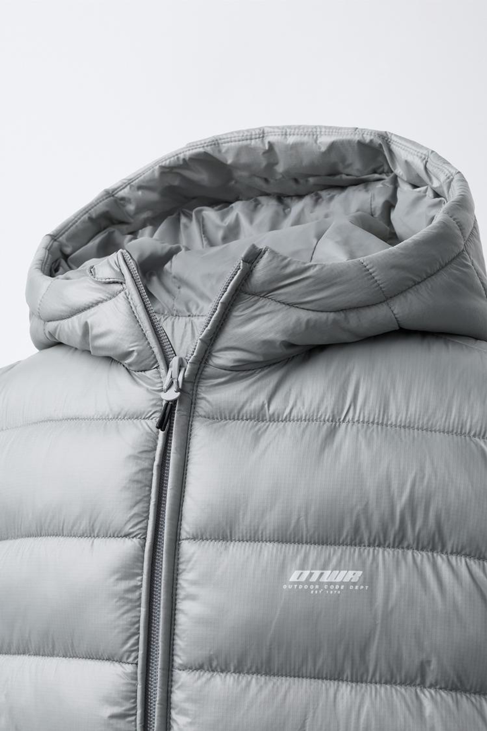 ZARA ЛЕГКИЙ ЖИЛЕТ С НАДПИСЬЮ, СЕРЫЙ