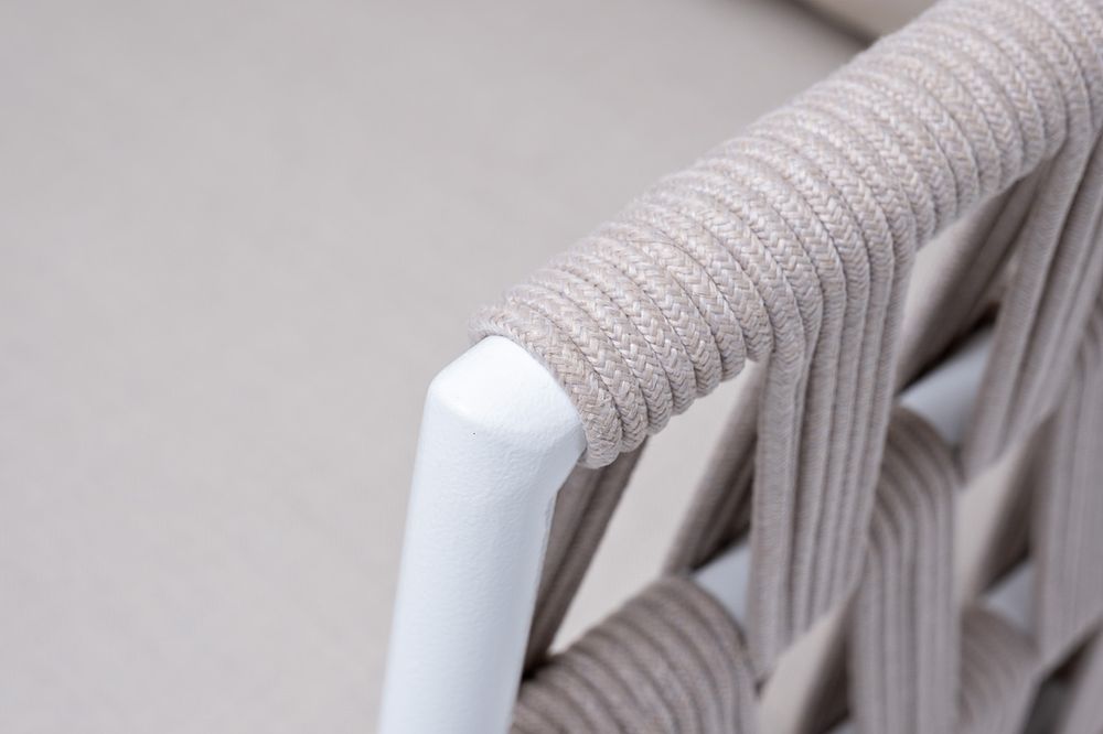 "Диего" кресло плетеное из роупа, основание дуб, каркас алюминий светло-серый (RAL7035) шагрень, роуп бежевый круглый, ткань бежевая 15052