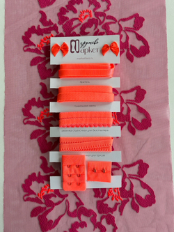 Вышивка на сетке малиновая фуксия с фуксией и оранжевым неэластичная ширина 29 см ОТРЕЗЫ