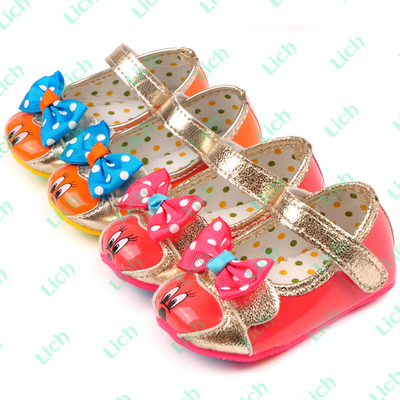 Туфли детские с изображением Минни Маус и бантом