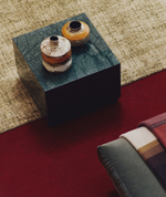 Приставной столик Sorein из черного мрамора 50 x 50 см