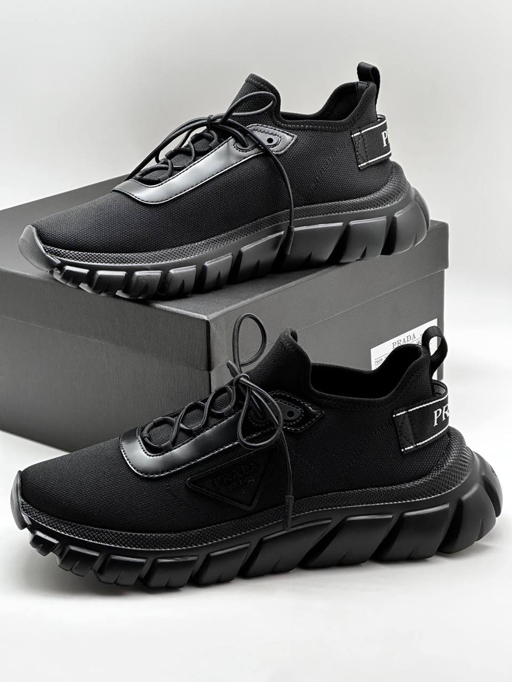 Кроссовки Prada