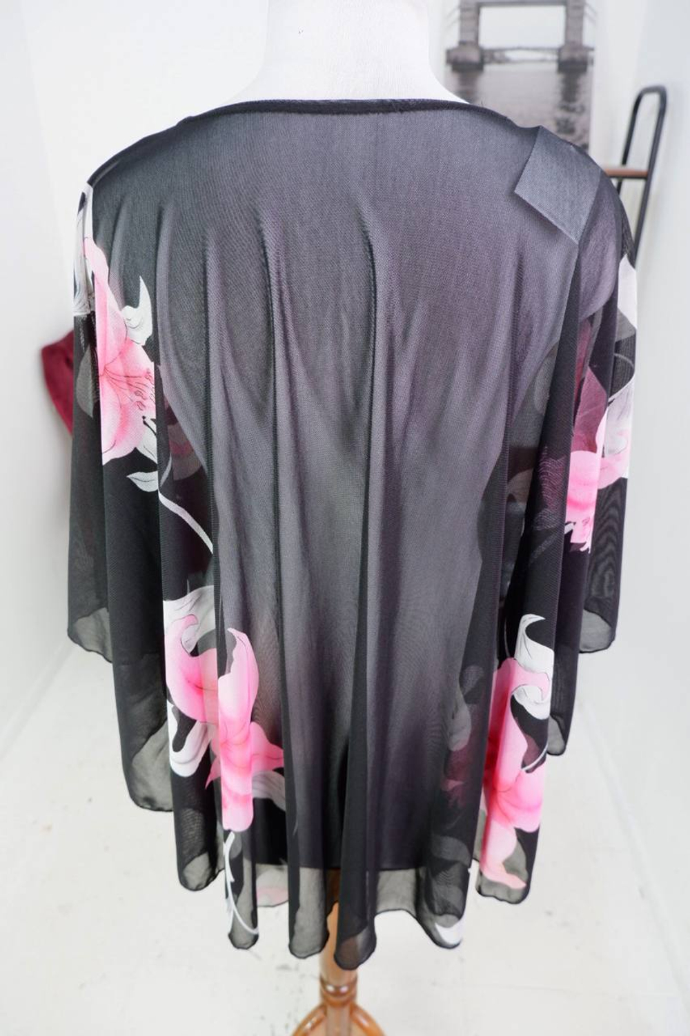 Блузка легкая, маркировка One Size, визуально на 44/48 размер