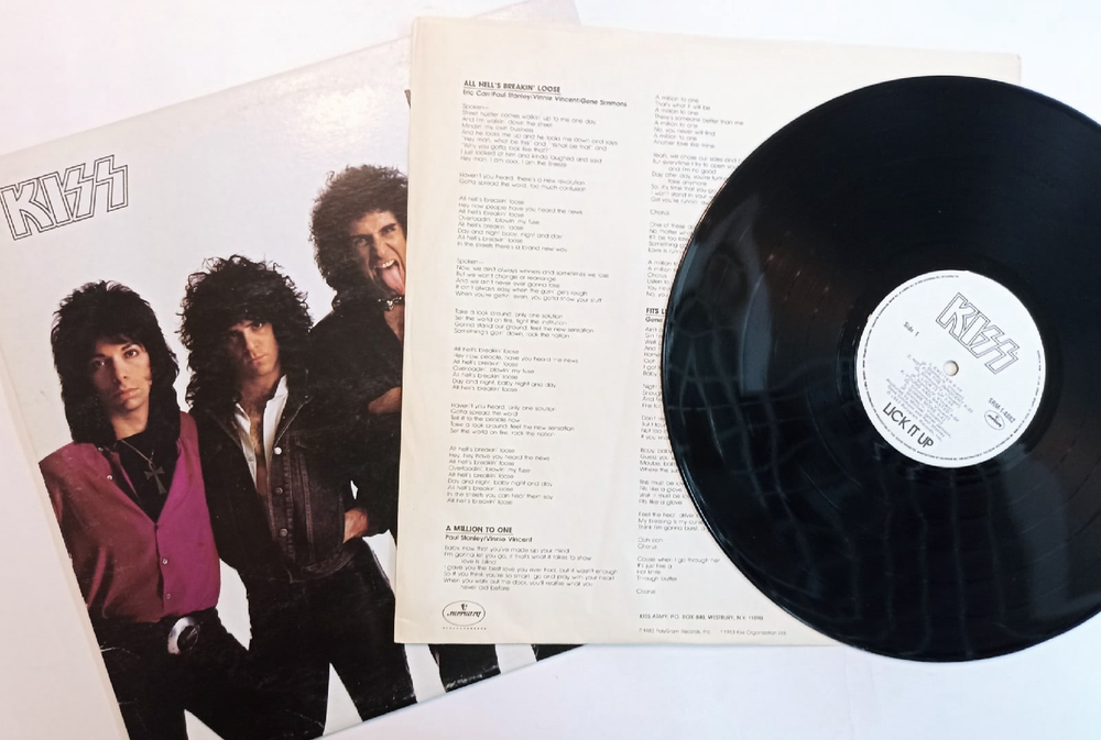 Kiss Lick It Up (Canada 1983)