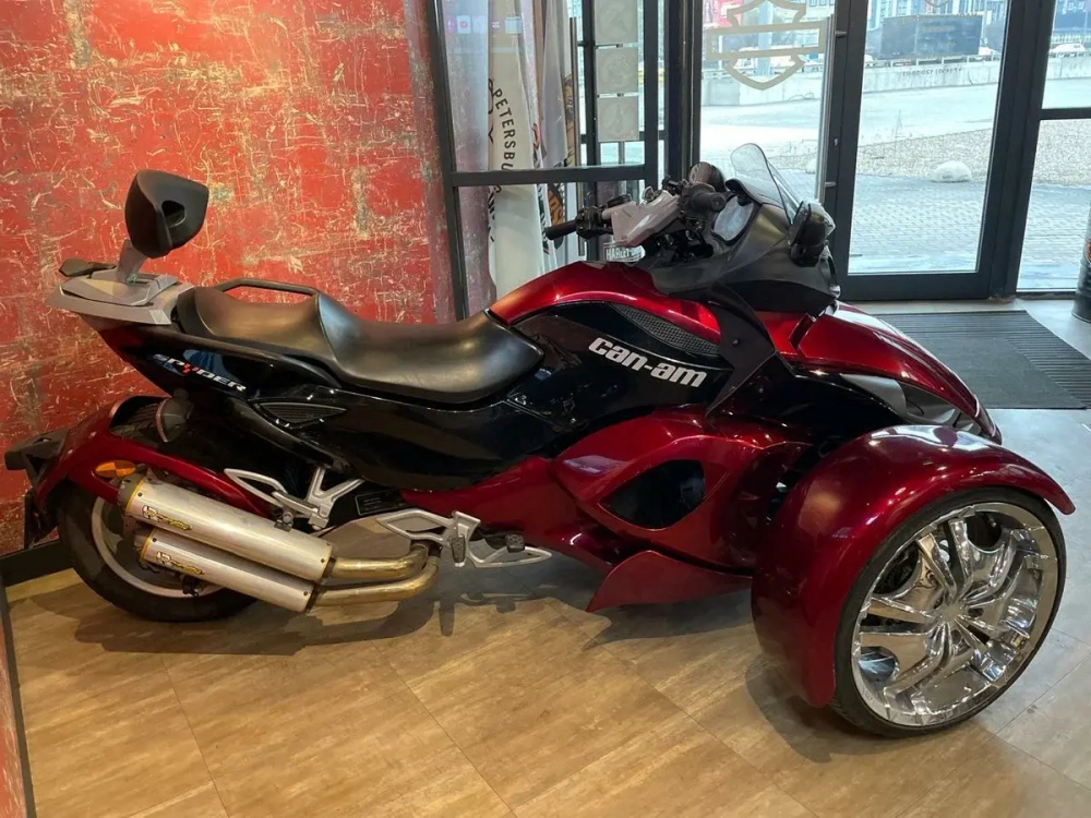 BRP Can-Am Spyder, 2008