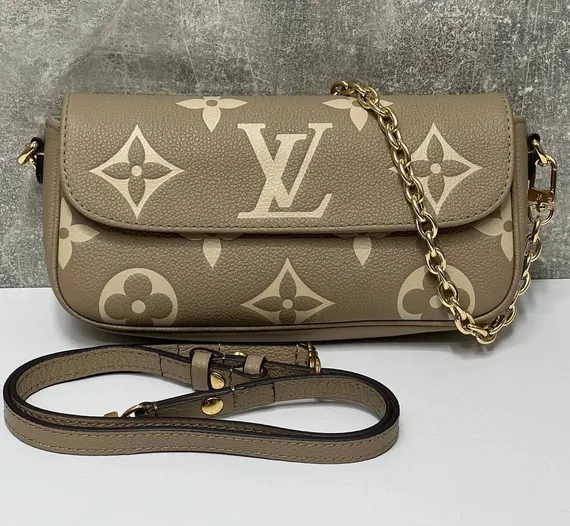 Кошелек женский Louis Vuitton Ivy на цепочке бежевый