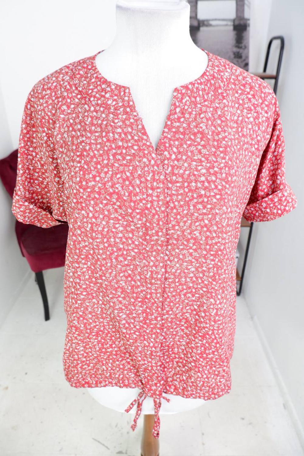 Блузка для романтичной натуры, визуально на 48 размер