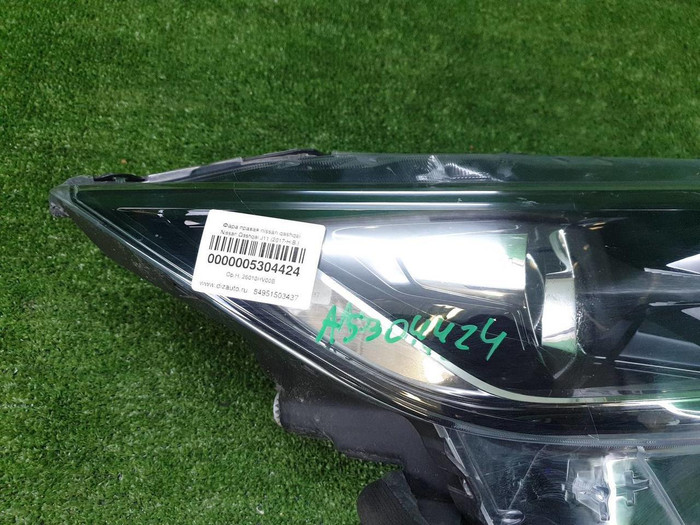 Фара правая Nissan Qashqai 2 j11 (17-23) галоген