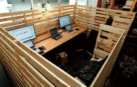 Офисная мебель стилизованная под поддоны ОФ01