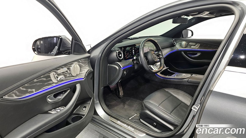 Mercedes-Benz E-Class W213 E350 4MATIC AMG Line (04.2022)
