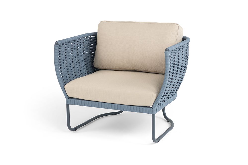 "Фиджи" кресло плетеное из роупа, каркас алюминий темно-серый (RAL7024) муар, роуп синий (KT18-0014) 15 мм tex, ткань Mossle бежевая