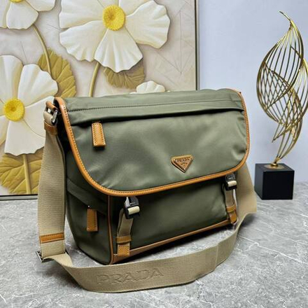 Сумка-мессенджер Prada