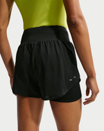 Nike Flow Женские сетчатые шорты для бега Dri-FIT 2 в 1 - NIKE