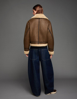 BERSHKA Куртка-дублена, коричневый