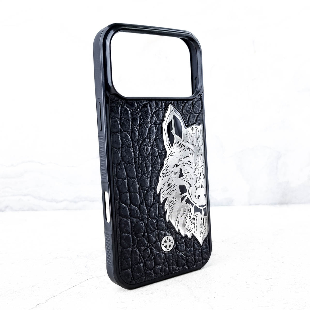 Дизайнерский чехол с волком на iphone - Euphoria HM Premium - натуральная кожа, волк, ювелирный сплав