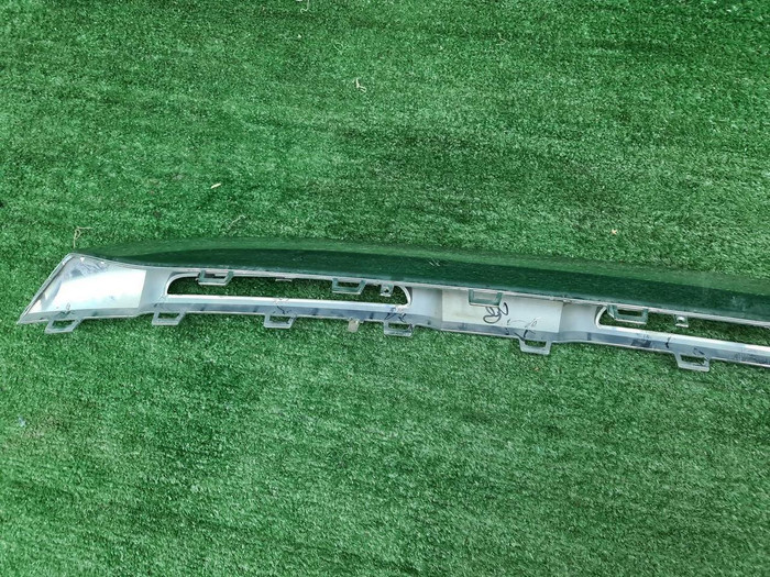 Молдинг перед. бампера Mercedes GLS x167 19-24 AMG