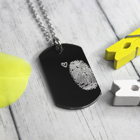 Чёрный жетон мини с гравировкой отпечатка на заказ (титановый сплав)