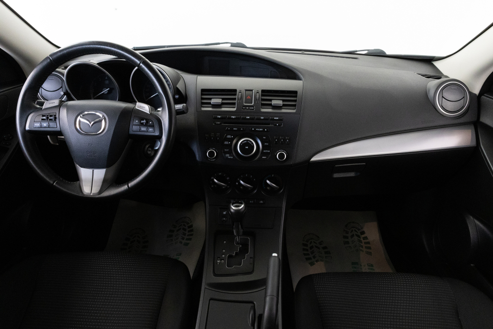 Mazda Mazda3, 2012 год