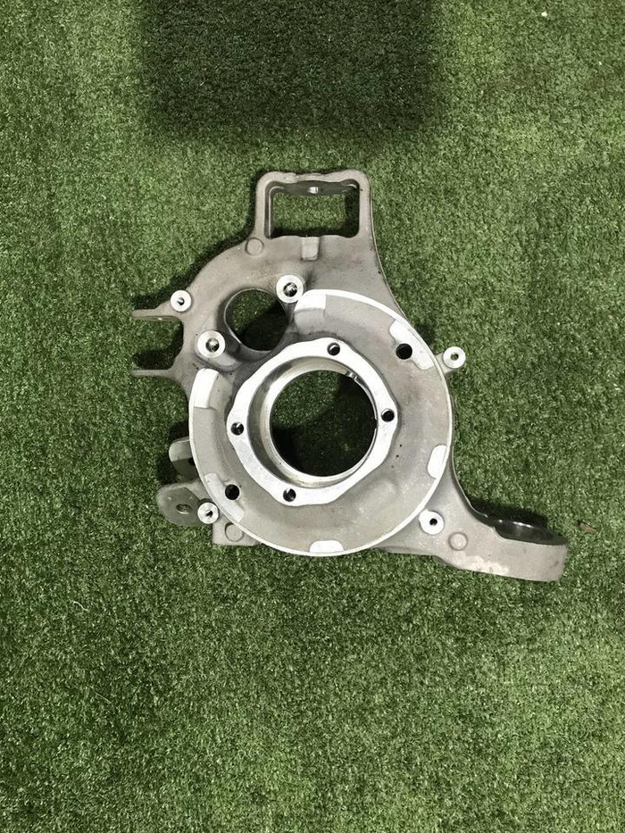 Кулак задний правый Porsche Panamera 1 970 (2013-2016)