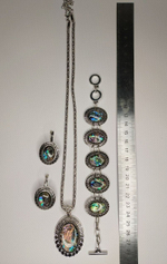 Комплект бижутерии. Подвеска, серьги, браслет с перламутровыми вставками "Перламутр" Форма "Овал"