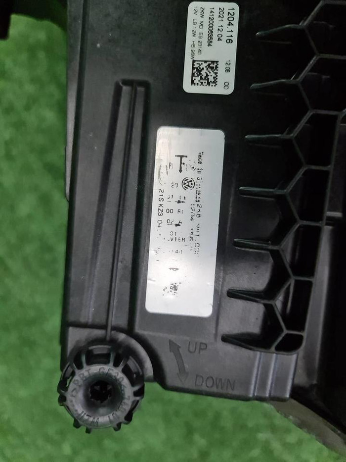 Фара правая VW Caddy 5 (2020-н.в.) LED