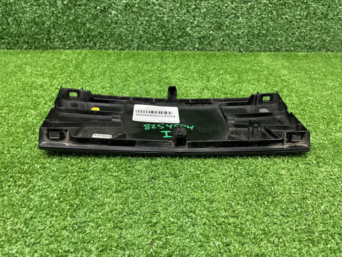 Накладка решетки радиатора Mercedes S W223 (20-нв)