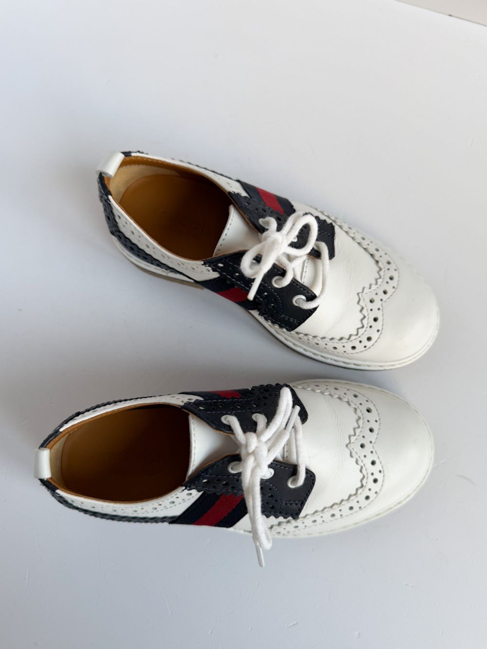 Кожаные туфли Gucci, 24