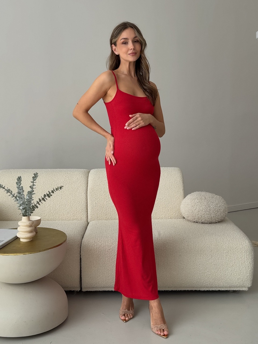 Платье трикотажное, длинное, с чашками, на бретелях