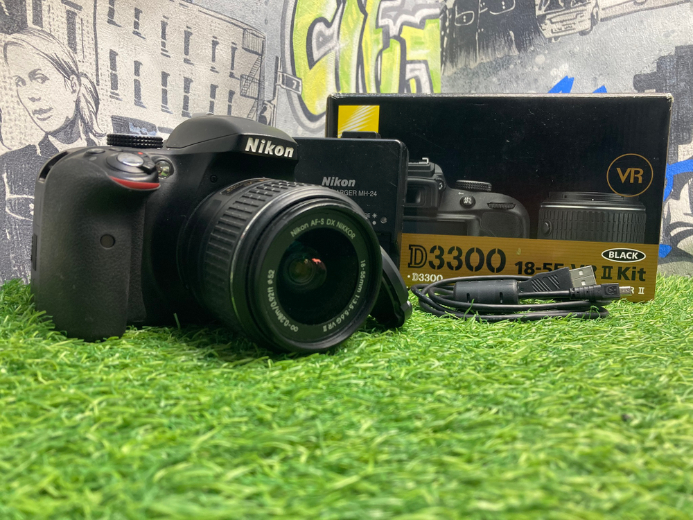 Nikon D3300 Kit 18-55mm VR II 12.600 кадров