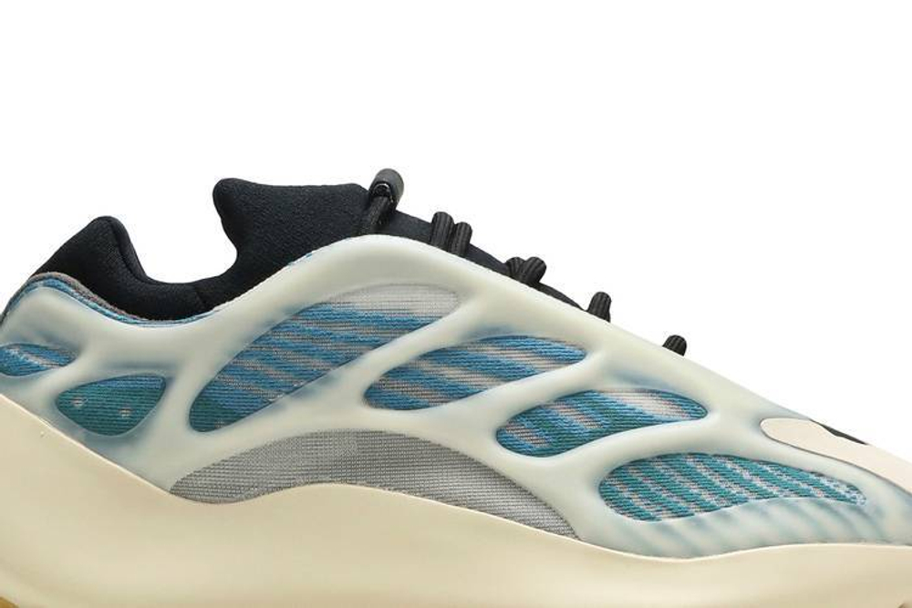 Кроссовки Adidas Originals Yeezy Boost 700 V3 2.0 "Kyanite"