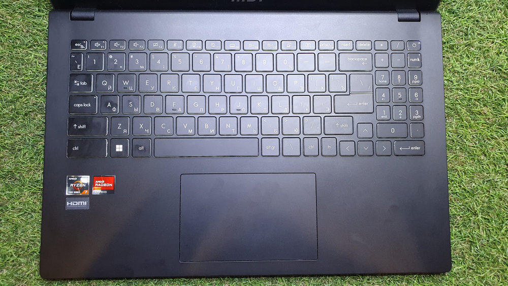 Ноутбук MSI Ryzen 7/16Gb/FHD/Modern 15 B7M-217XRU [9S7-15HK12-217]/Windows 11