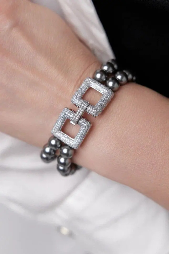 Браслет "Эмили" серый жемчуг с серебряной застежкой из кубических микроцирконов