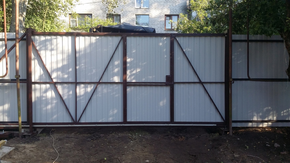 Ворота 3,0 м высота 2,0 м откатные (раздвижные) каркас (направляющая балка не установлена)