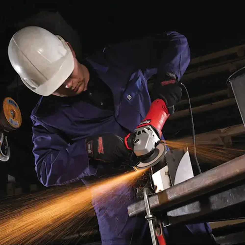 Milwaukee AGV 15-125 XC сетевая ушм (болгарка) 4933428120