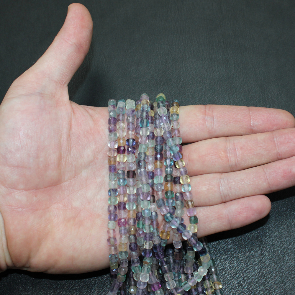 Флюорит микс куб юв 4,2мм