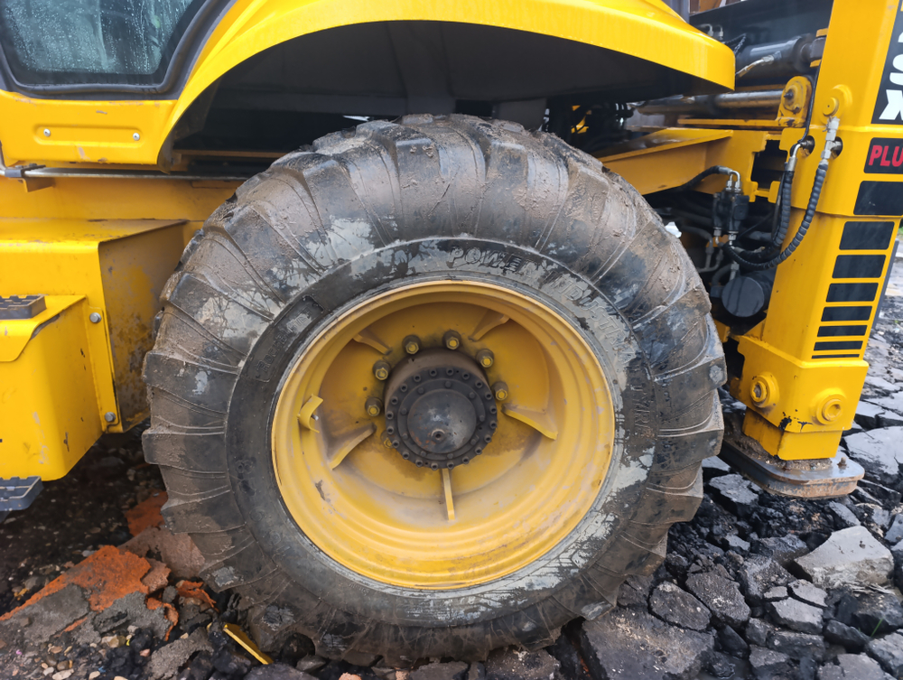 Bull 4SX Экскаватор-погрузчик 4SX-PLUS (Дизельный, 4,6 л, 122 л.с., АТ)