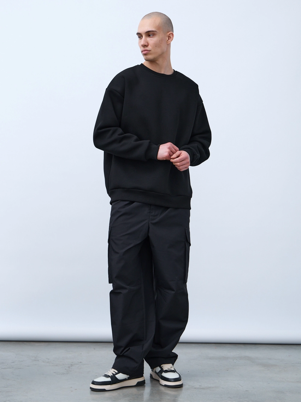 Свитшот оверсайз, с начесом (черный)