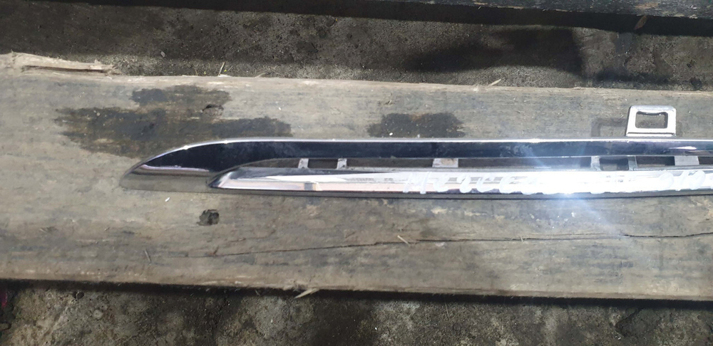 Молдинг решетки радиатора Mercedes GLC (X253) 15-19 Б/У Оригинал A2538880385