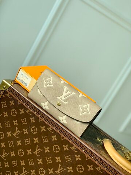 Louis Vuitton Emilie Wallet