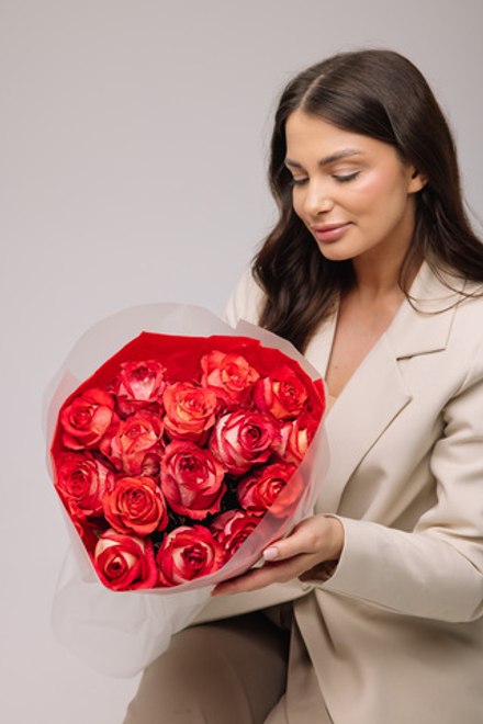 Роза Игуасу 15 шт.