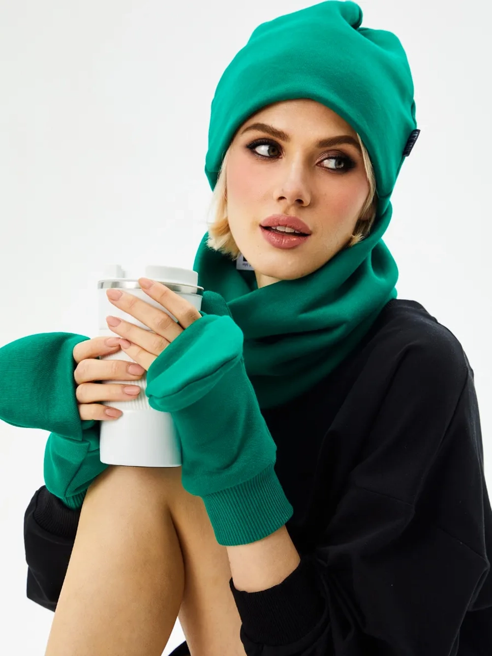 Комплект с начесом: снуд, варежки, шапка