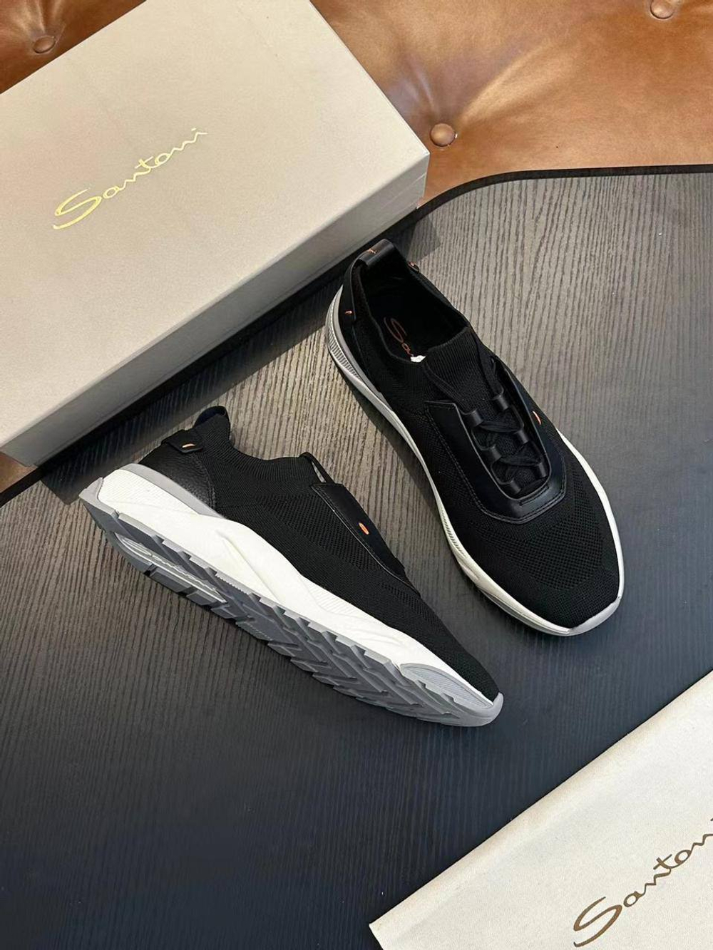 Кроссовки Santoni