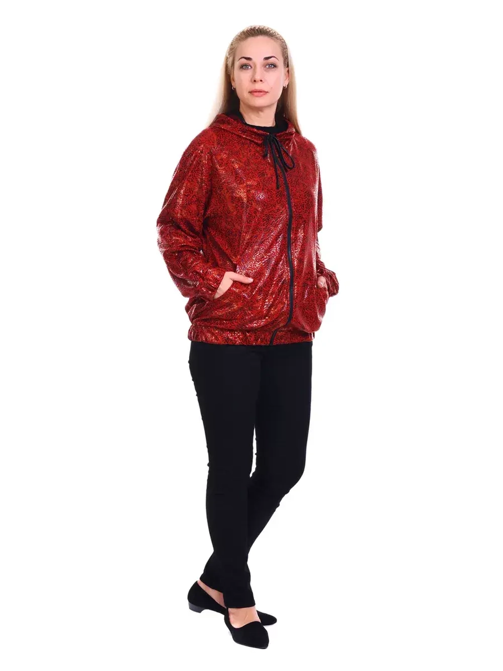 Ветровка с капюшоном