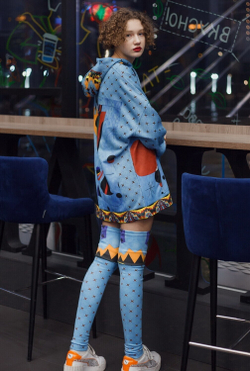 Худи "Миро синий", по мотивам абстрактной живописи Жоан Миро