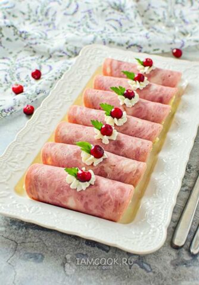 Рулетики с ветчиной и сыром