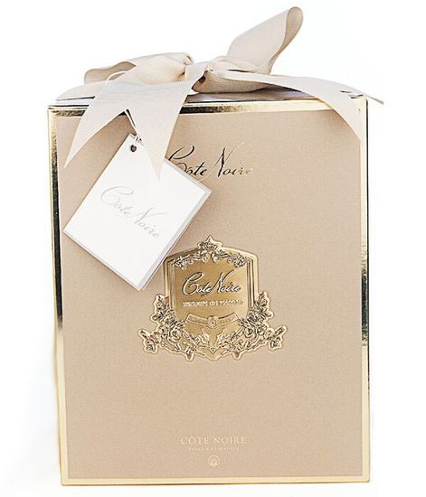 Букет роз цвета шампань в золотом кубке, Cote Noire