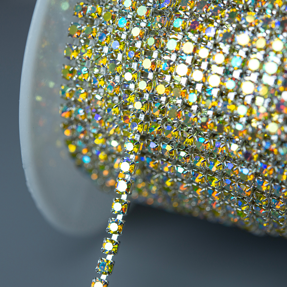 Стразовая цепь дуохромная, 2мм, желтый кристалл с желтым напылением в серебристых цапах