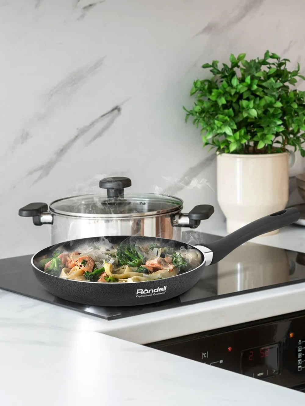 Сковорода RONDELL RDA-573 (BK) Infinity 28х5,3см