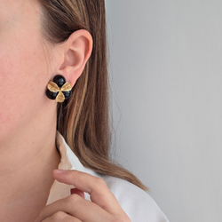 Клипсы Oscar de la Renta с черными кабошонами