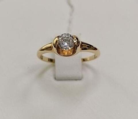 Кольцо из золота с фианитами